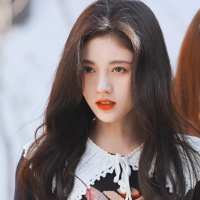 橙色女孩